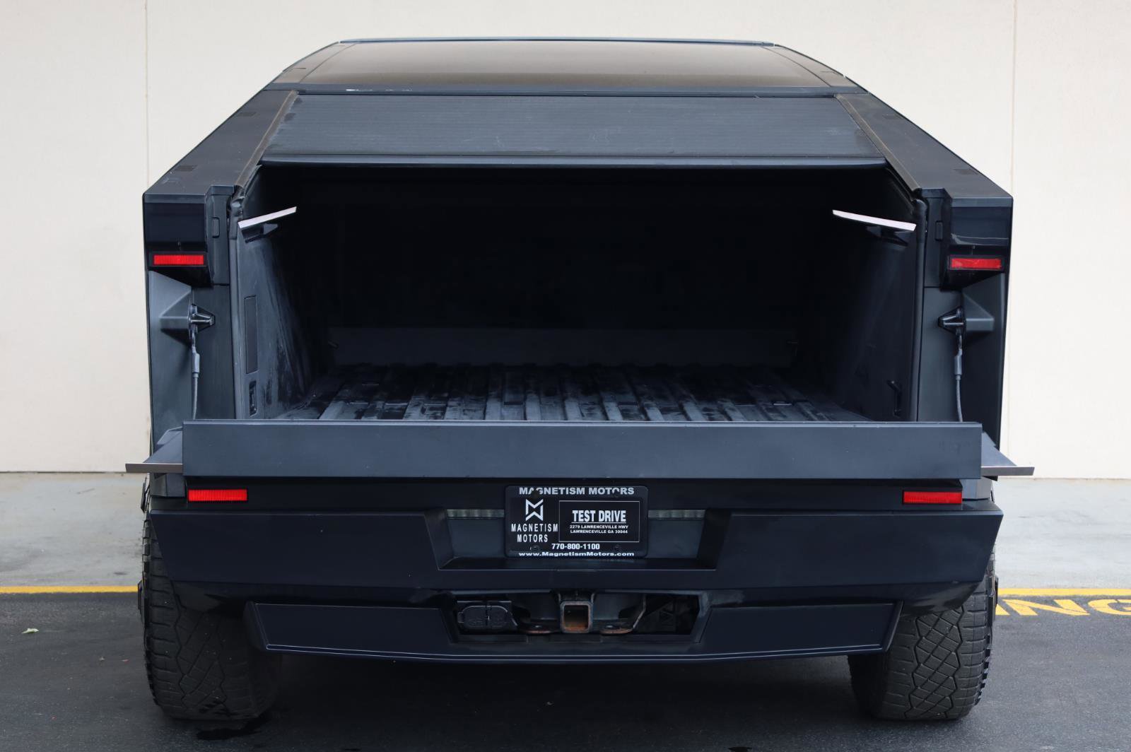 Used 2024 Tesla Cybertruck Cyberbeast AWD/4WD image 11