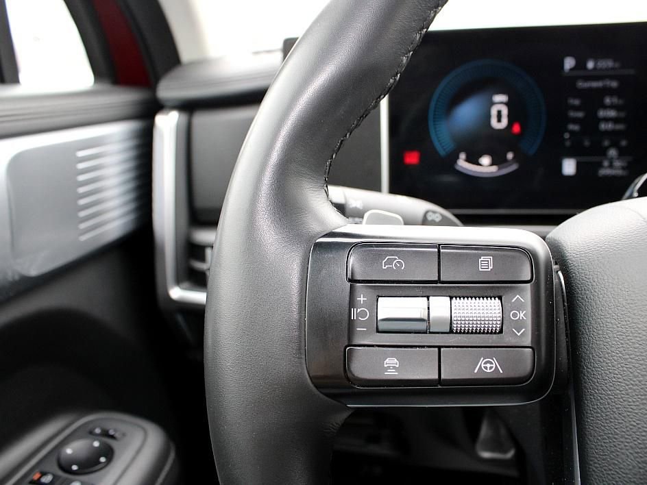 Used 2025 Hyundai Santa Fe SEL image 11