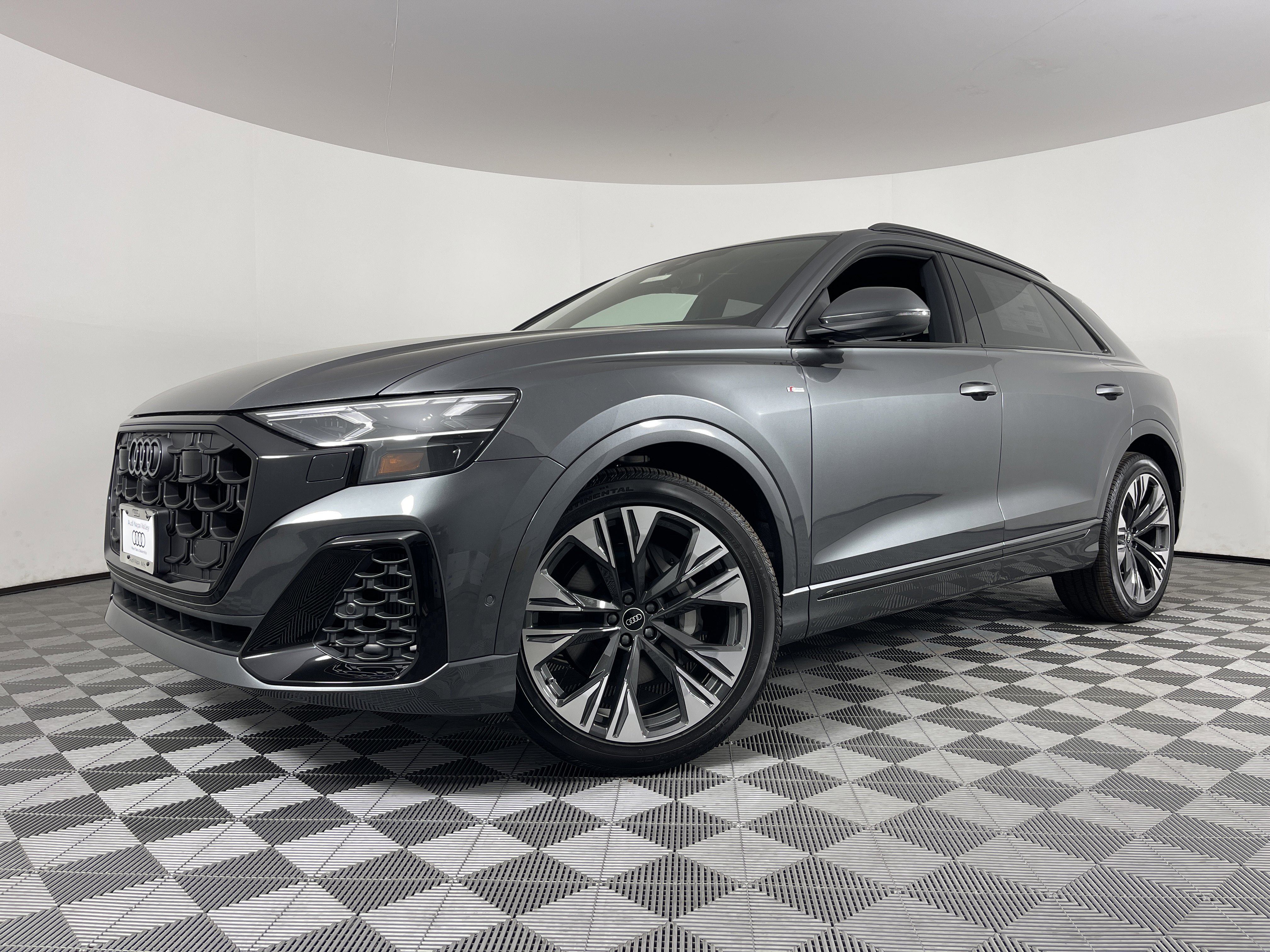 New 2025 Audi Q8 Premium Plus image 2