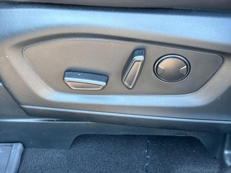 Used 2023 Ford Explorer XLT w/ Equipment Group 202A image 17