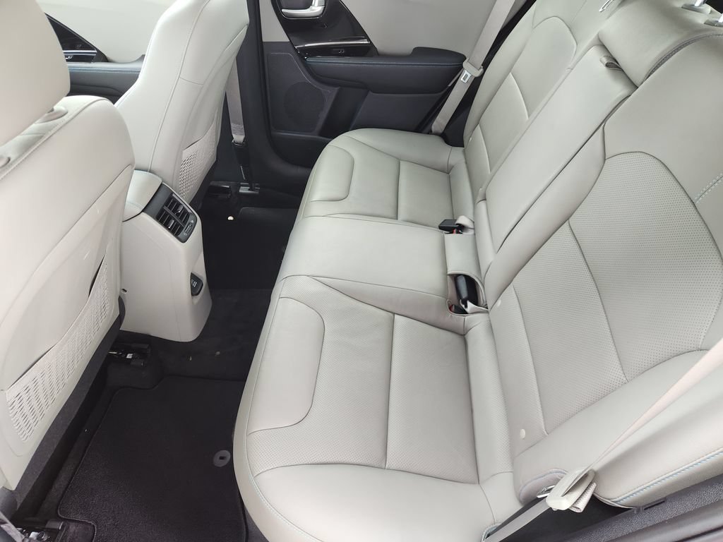 Used 2018 Kia Niro Touring FWD image 31