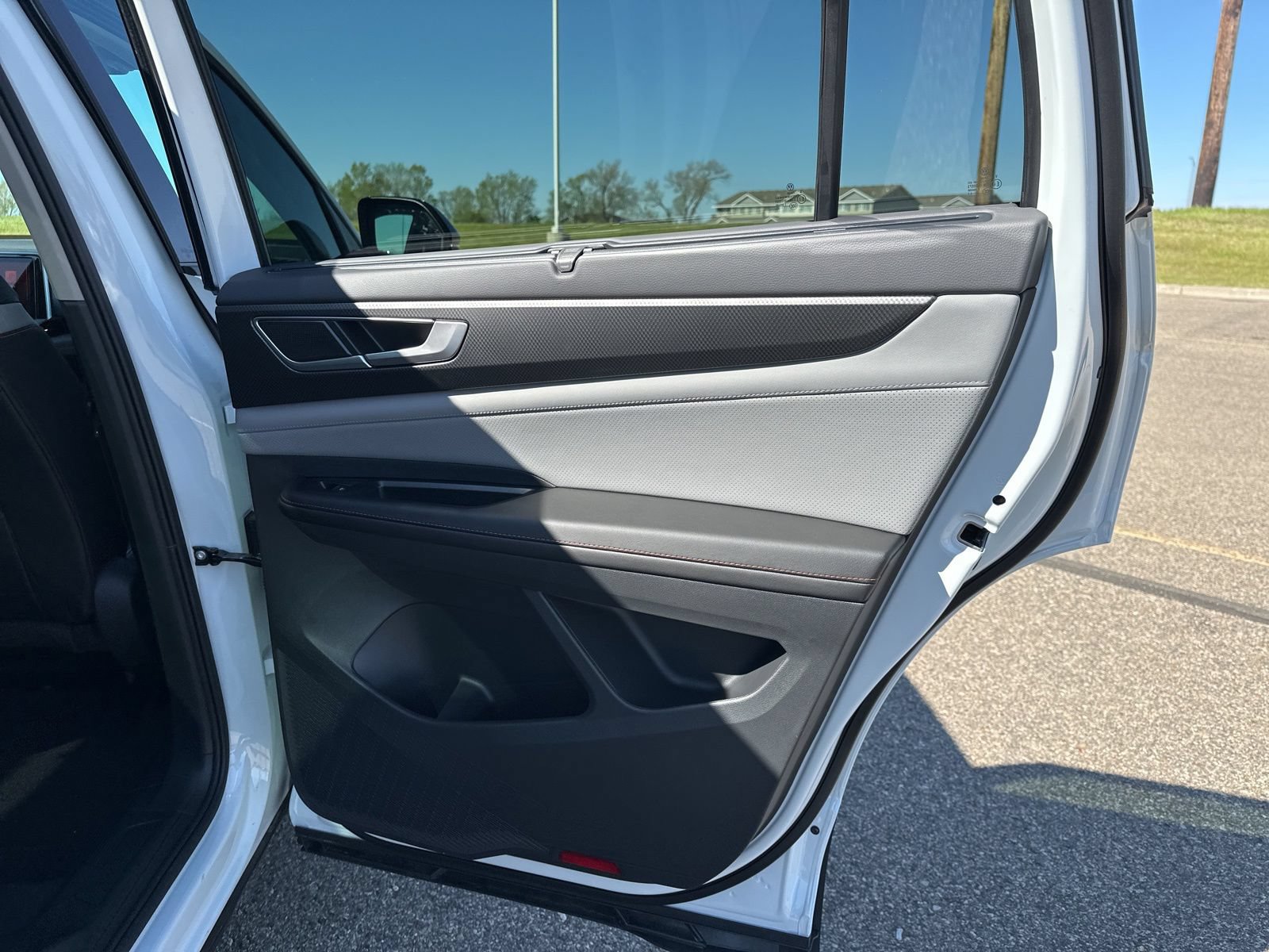New 2026 Volkswagen Atlas Peak Edition AWD/4WD image 36