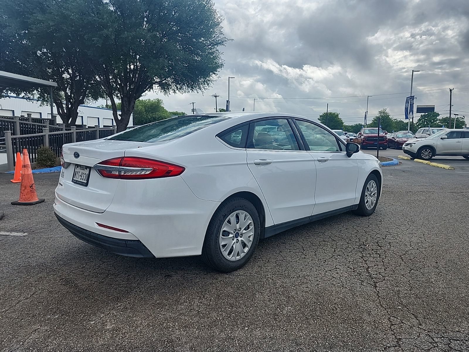 Used 2020 Ford Fusion S image 3