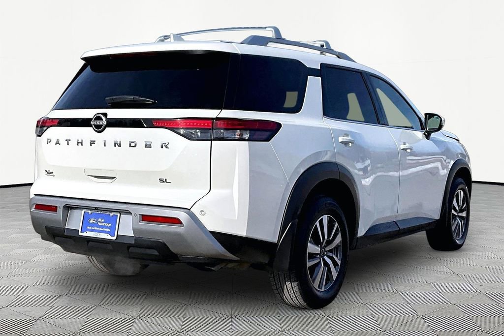 Used 2024 Nissan Pathfinder SL FWD image 2