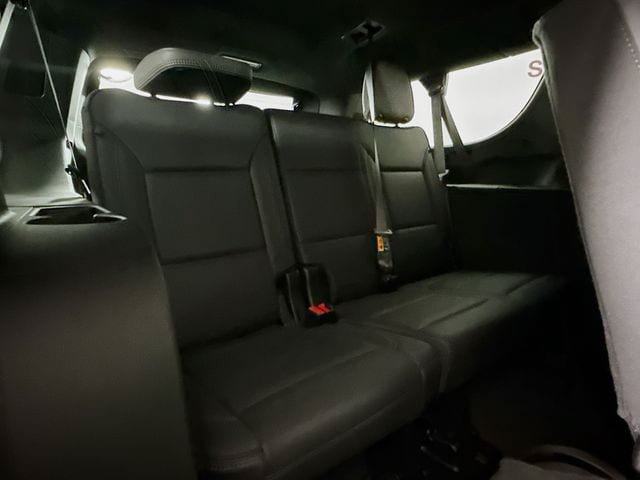 Used 2026 Chevrolet Suburban High Country w/ Sun And Tow Package AWD/4WD image 31