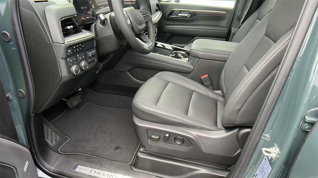 New 2026 Chevrolet Suburban Z71 w/ Comfort Package image 13