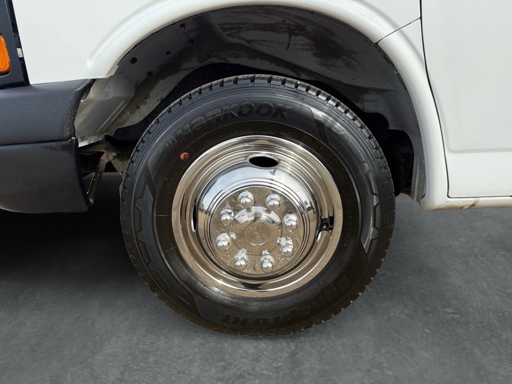 Used 2016 Chevrolet Express 3500 RWD image 26