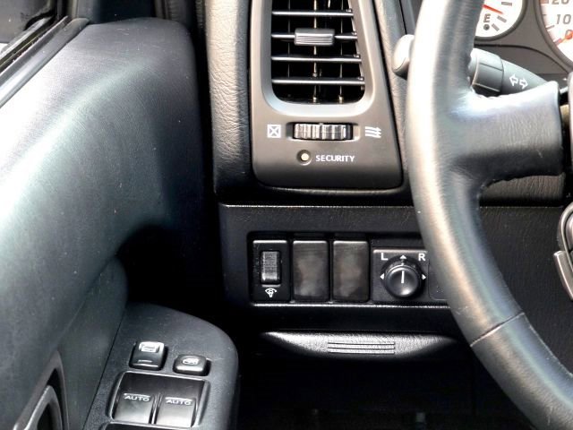 Used 2001 Nissan Pathfinder SE image 16