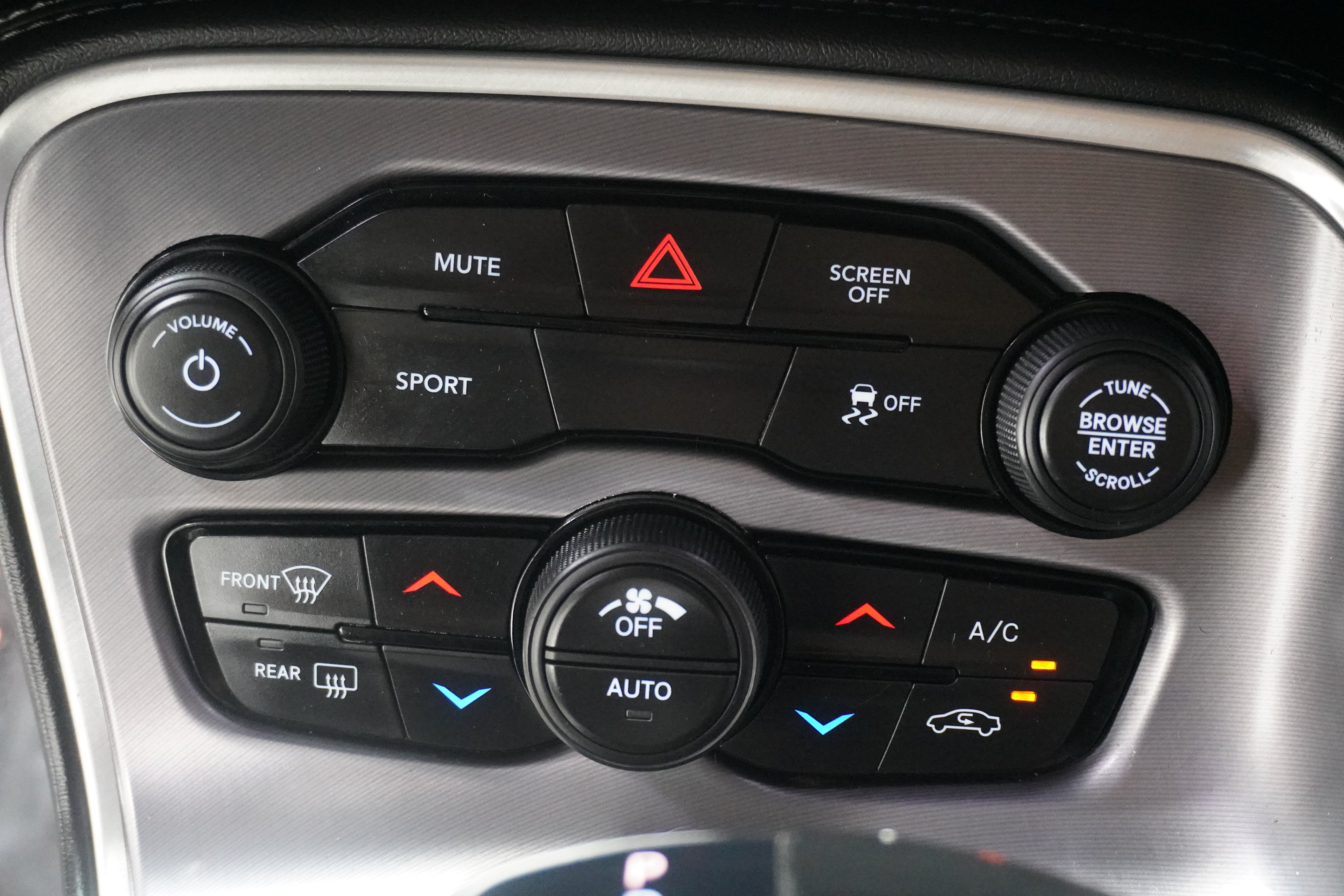 Used 2019 Dodge Challenger SXT RWD image 18