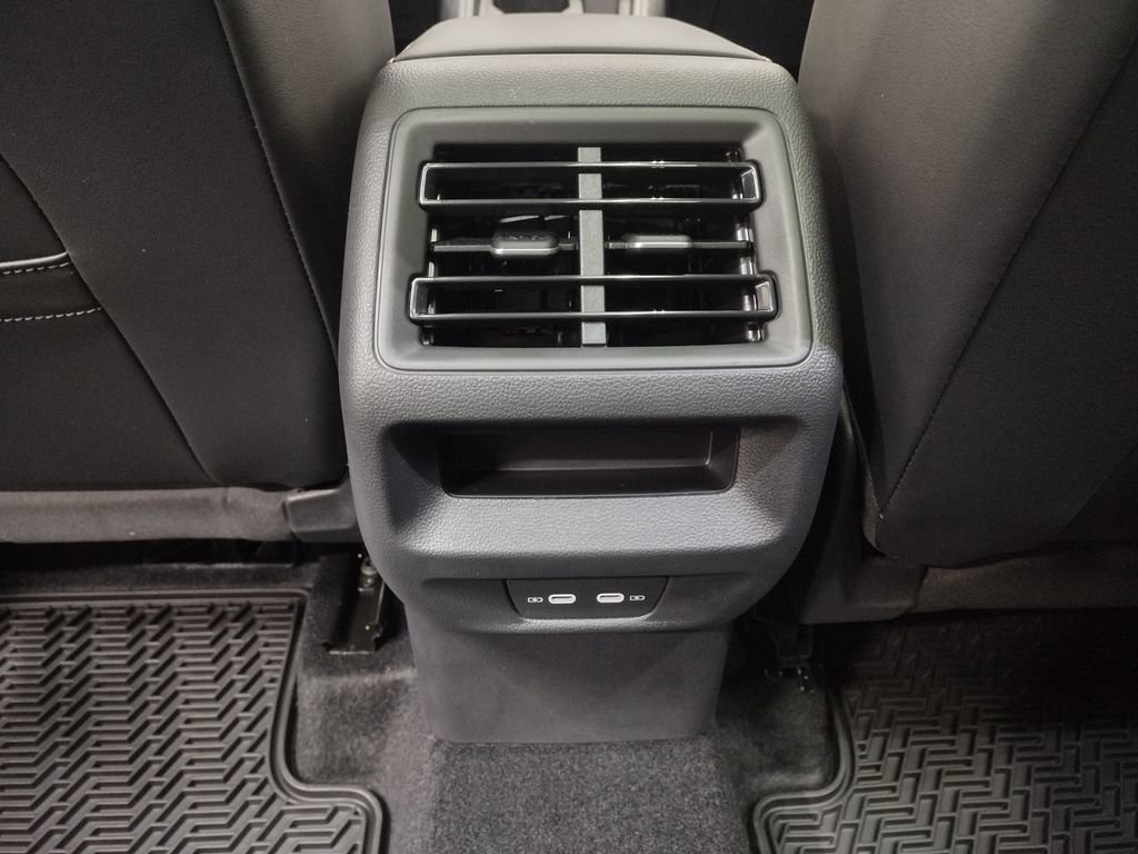 New 2026 Volkswagen Tiguan SE image 34