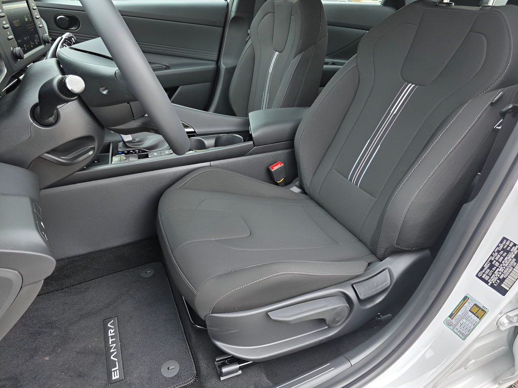 New 2026 Hyundai Elantra SEL Sport Premium FWD image 13