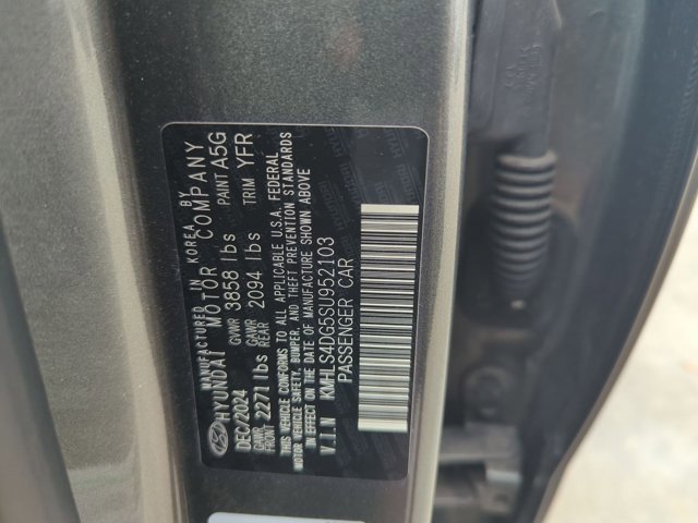Used 2025 Hyundai Elantra SEL image 22