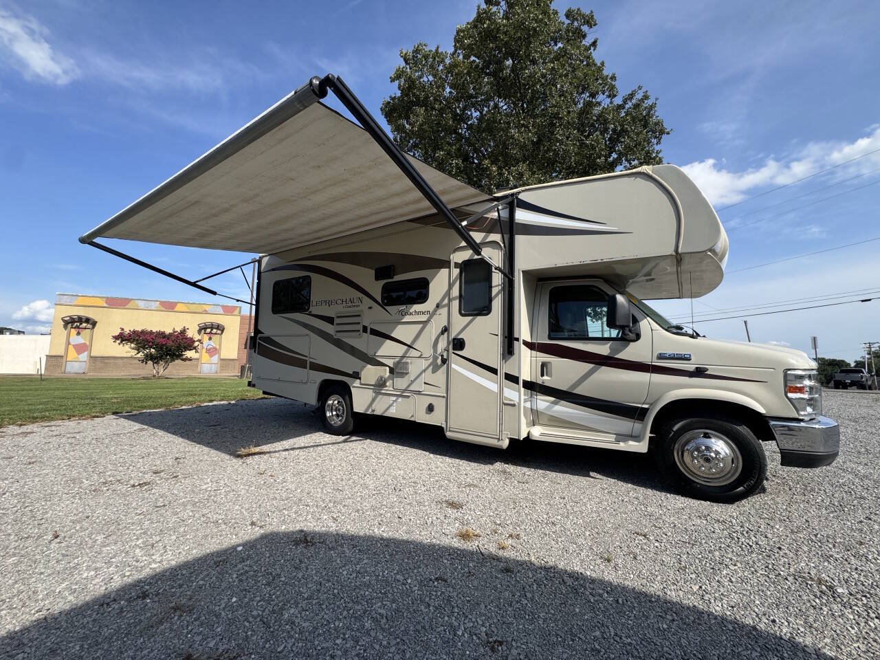 Used 2016 Ford E-450 and Econoline 450 Super Duty w/ Motorhome Prep Package RWD image 31