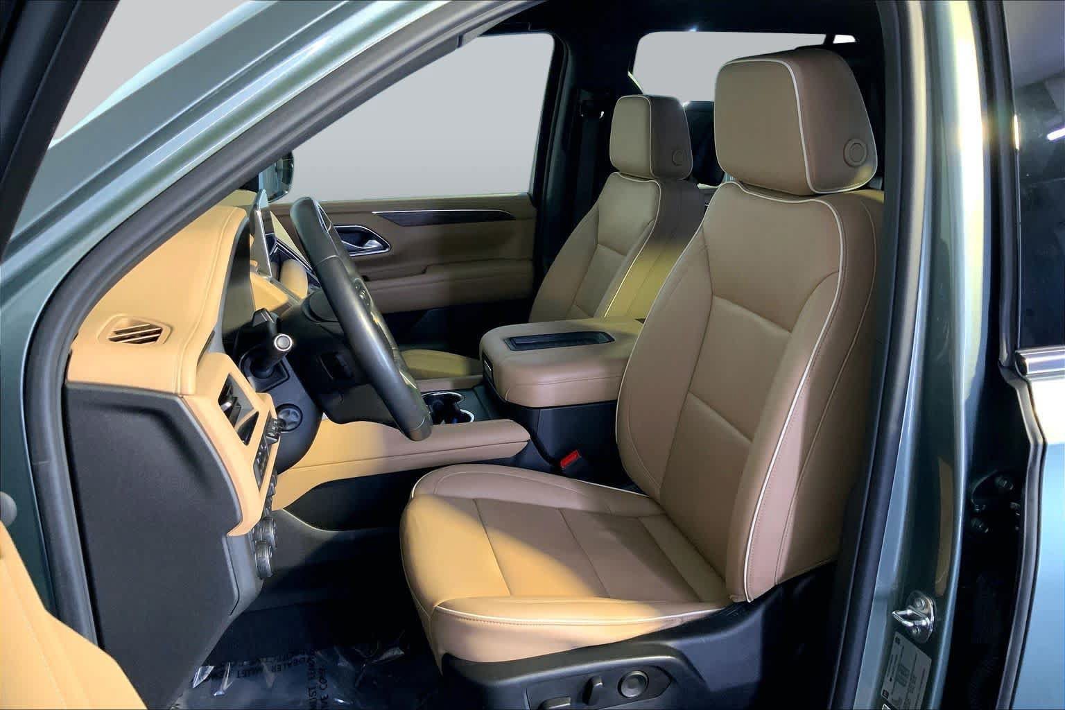 Used 2023 Chevrolet Tahoe Premier w/ Advanced Technology Package AWD/4WD image 9