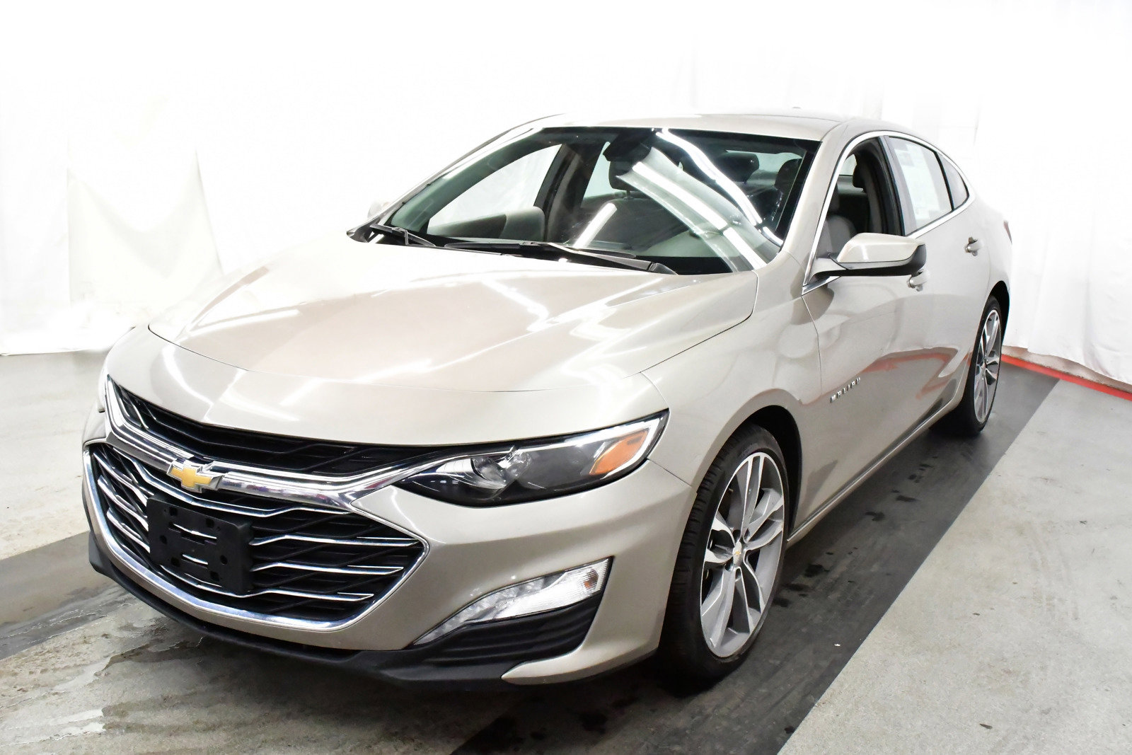 Used 2022 Chevrolet Malibu LT image 4