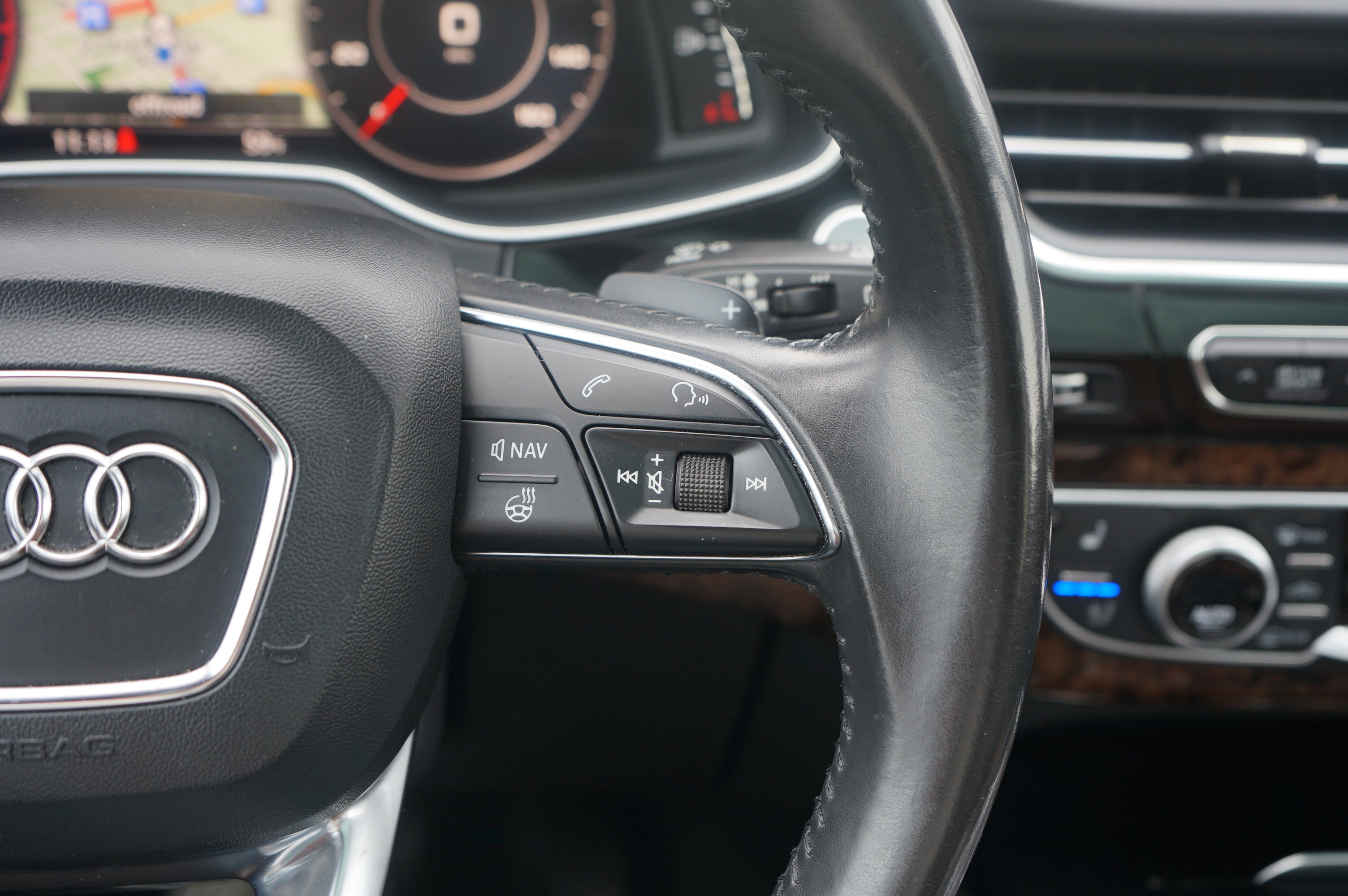 Used 2017 Audi Q7 3.0T Premium Plus image 38