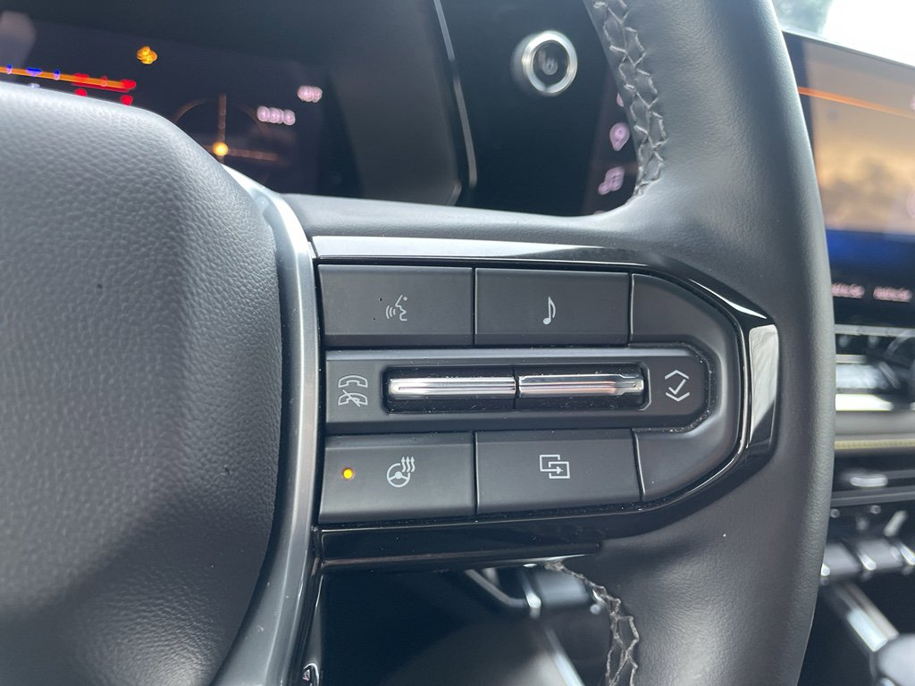 Used 2024 Chevrolet Colorado ZR2 w/ ZR2 Convenience Package III image 30