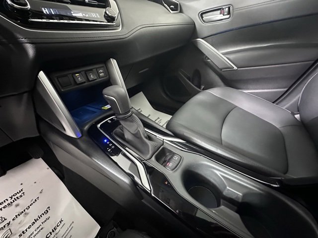 Used 2022 Toyota Corolla Cross XLE w/ Convenience Package image 28