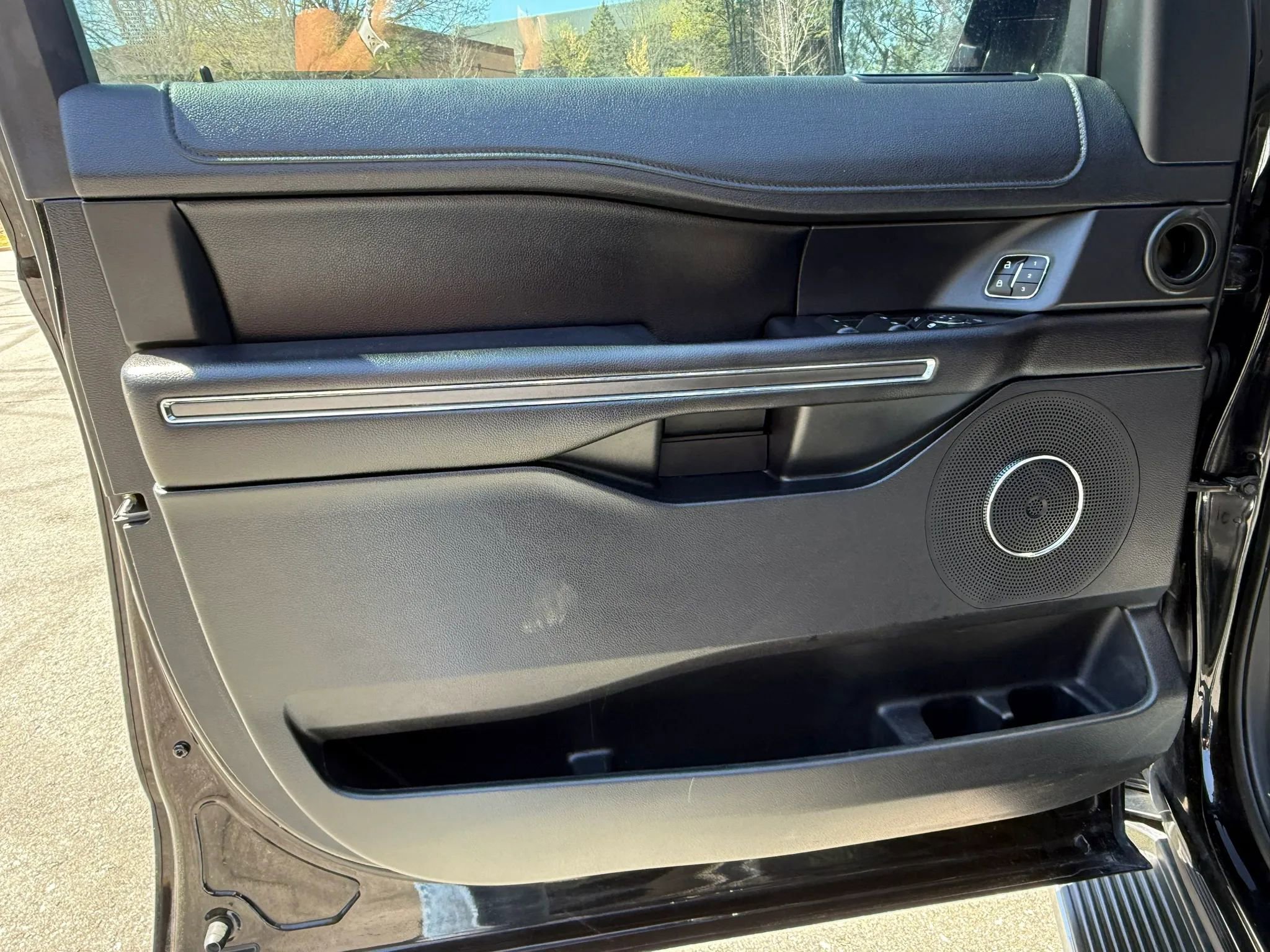 Used 2020 Ford Expedition Max XLT w/ Equipment Group 202A RWD image 14