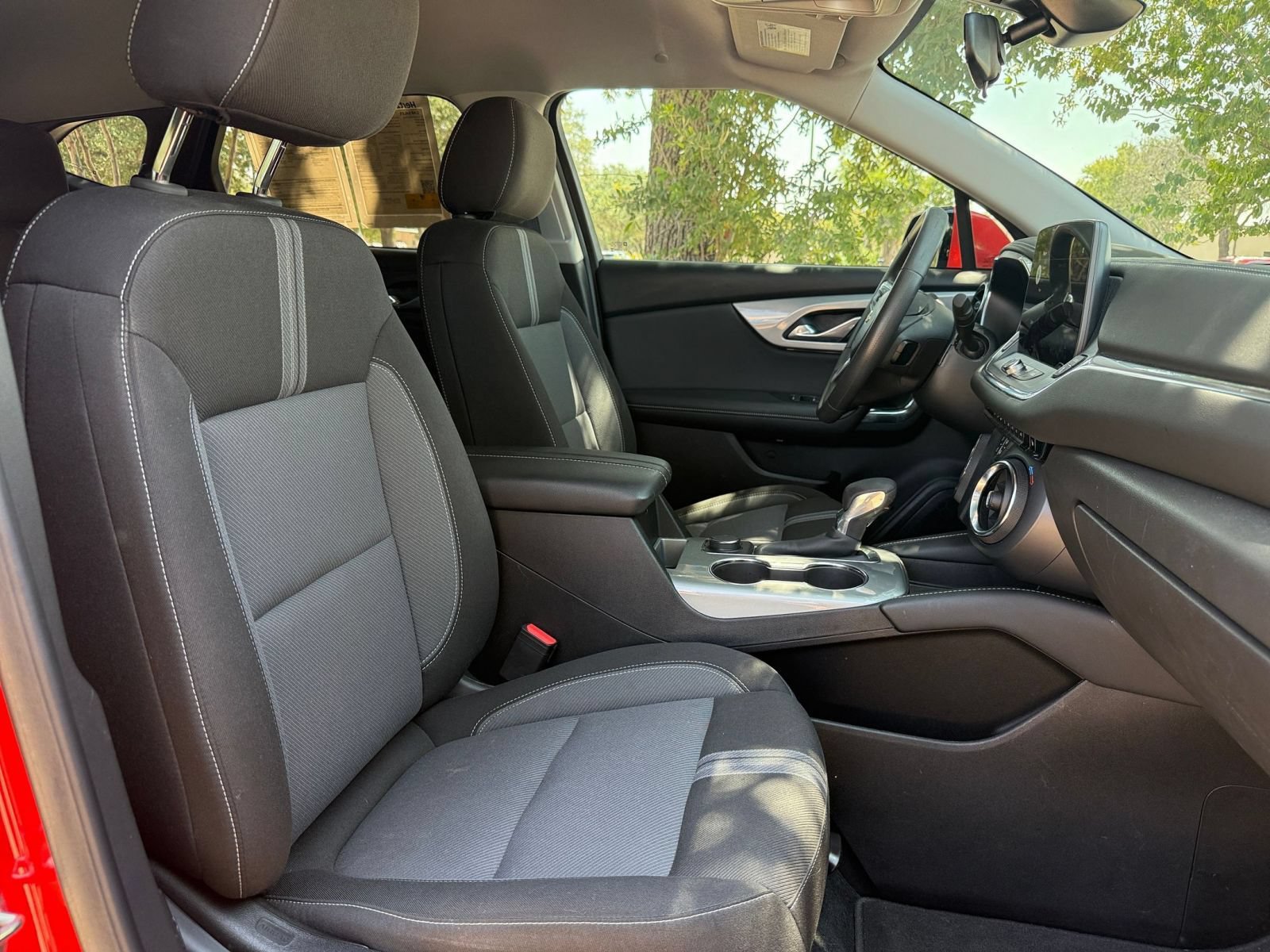 Used 2025 Chevrolet Blazer LT FWD image 38