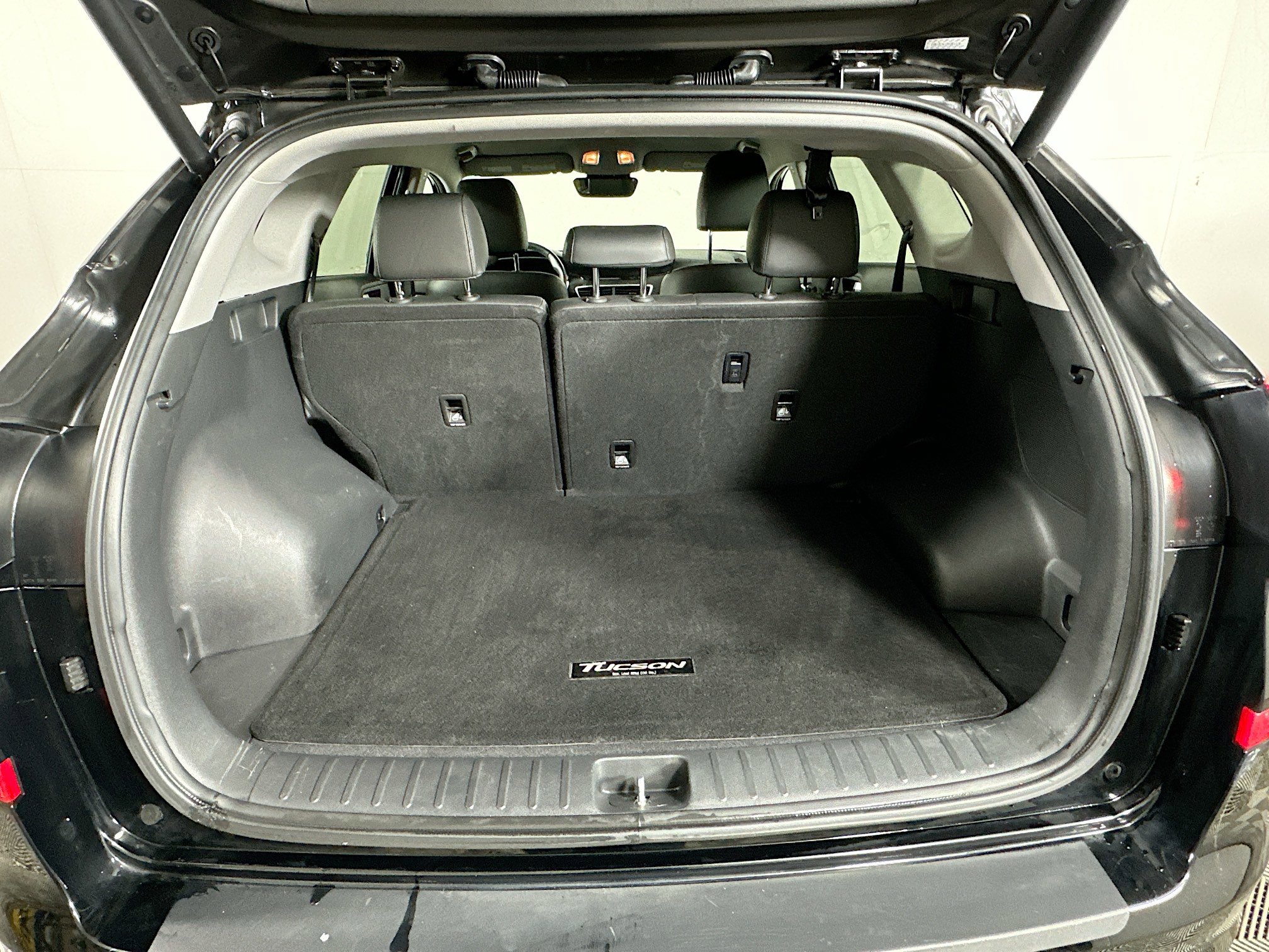 Used 2021 Hyundai Tucson Limited w/ Cargo Package image 25