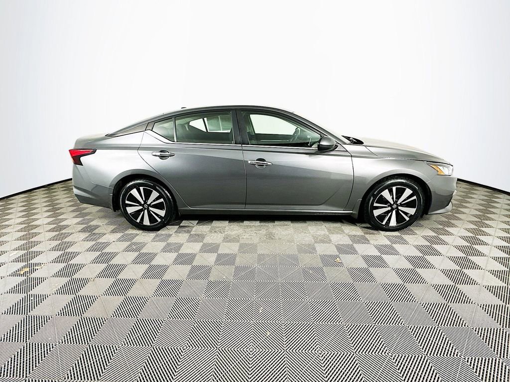 Used 2021 Nissan Altima 2.5 SV image 11