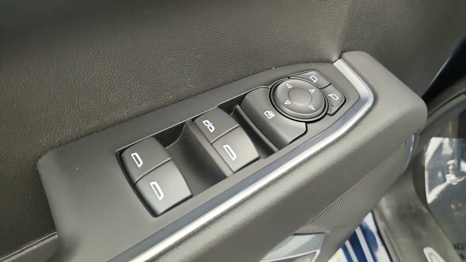 Used 2022 Chevrolet Silverado 1500 LT image 31