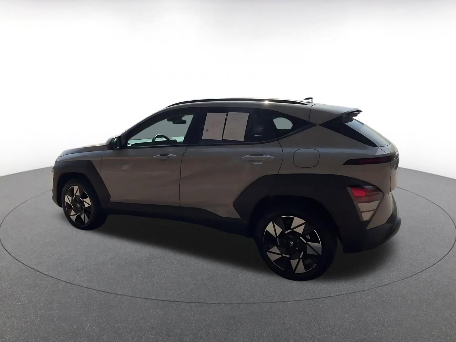 Used 2025 Hyundai Kona SEL image 11