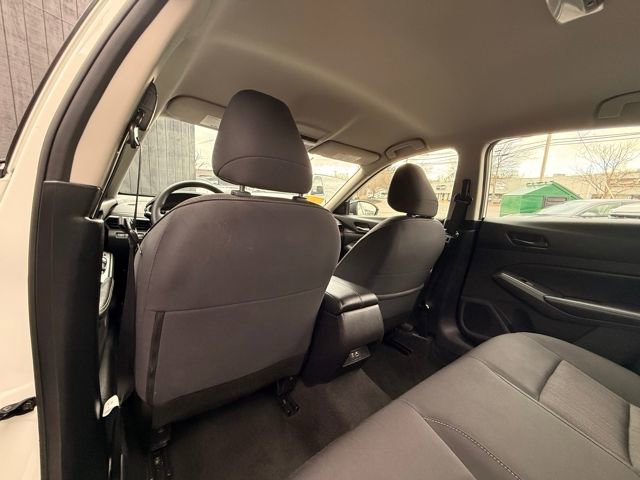 Used 2024 Nissan Altima 2.5 SV image 16