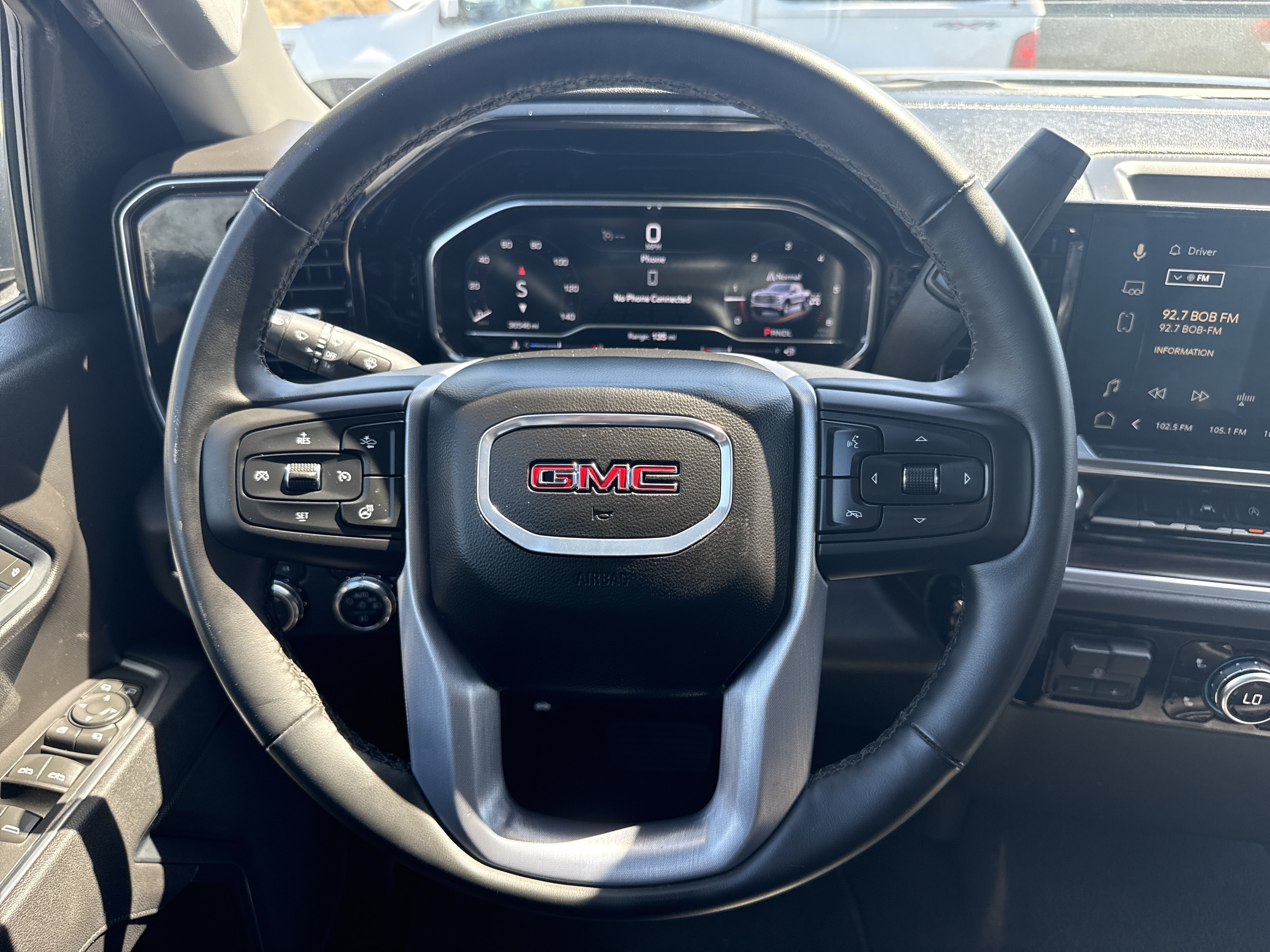 Used 2025 GMC Sierra 1500 SLT AWD/4WD image 17