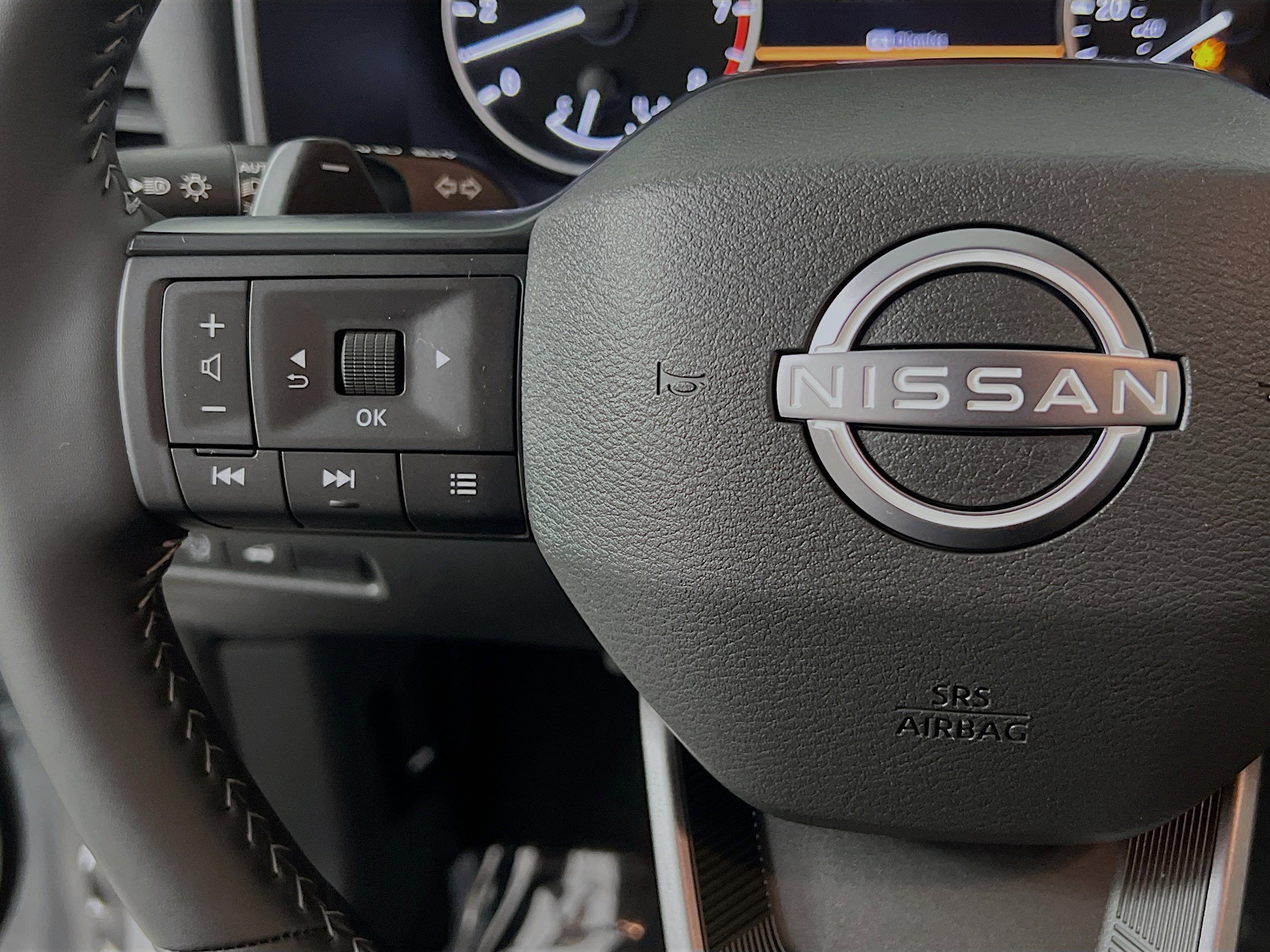 Used 2025 Nissan Rogue SV image 19