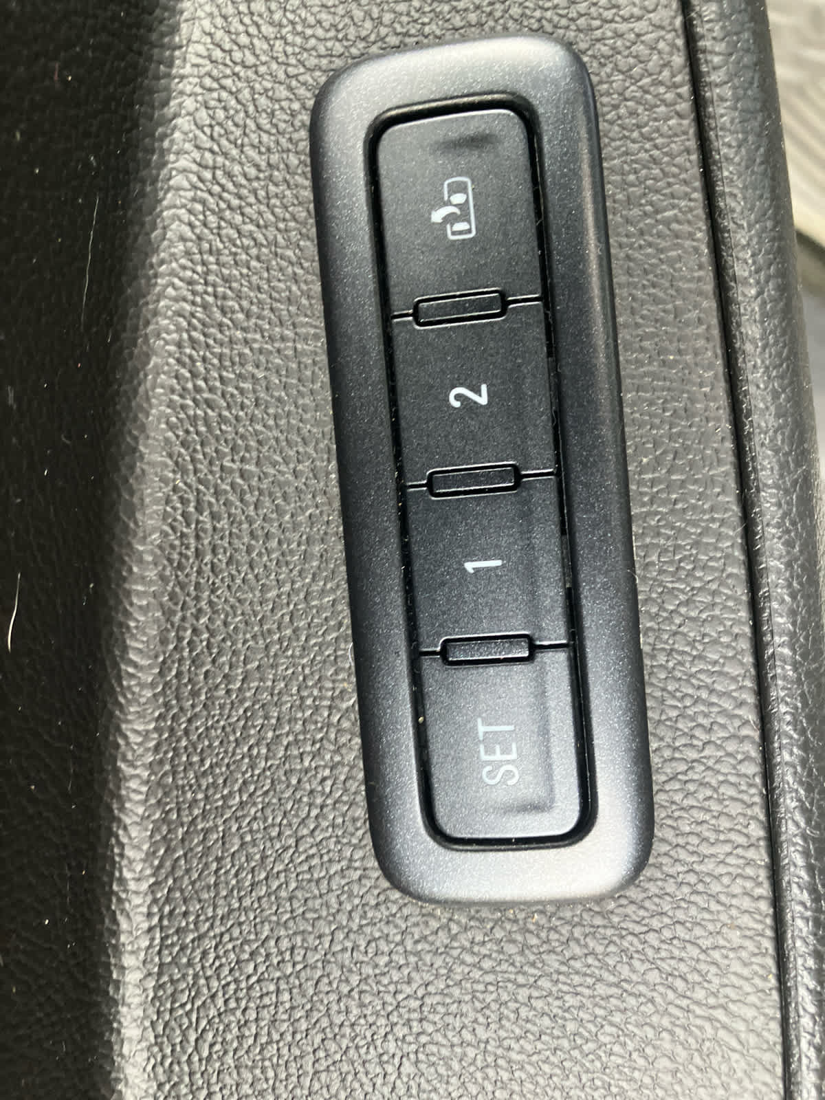 Used 2015 Chevrolet Tahoe LTZ AWD/4WD image 13