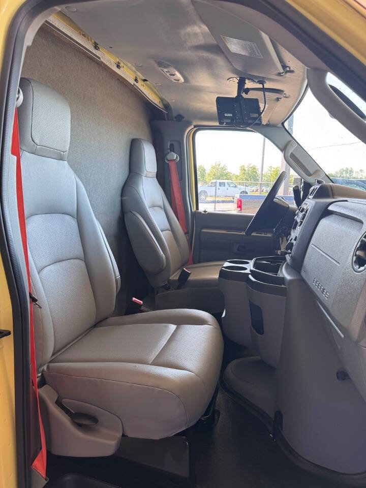 Used 2021 Ford E-450 and Econoline 450 Super Duty RWD image 12