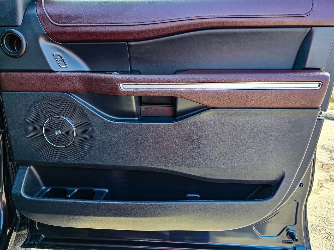 Used 2024 Ford Expedition Max Limited image 41