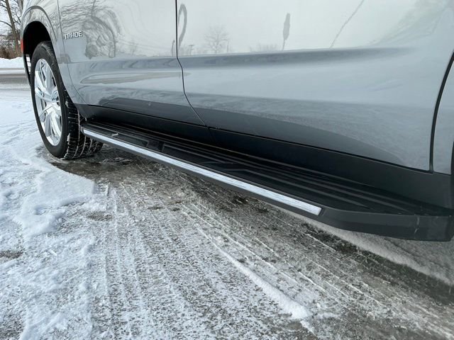 Used 2024 Chevrolet Tahoe High Country w/ Advanced Technology Package image 12