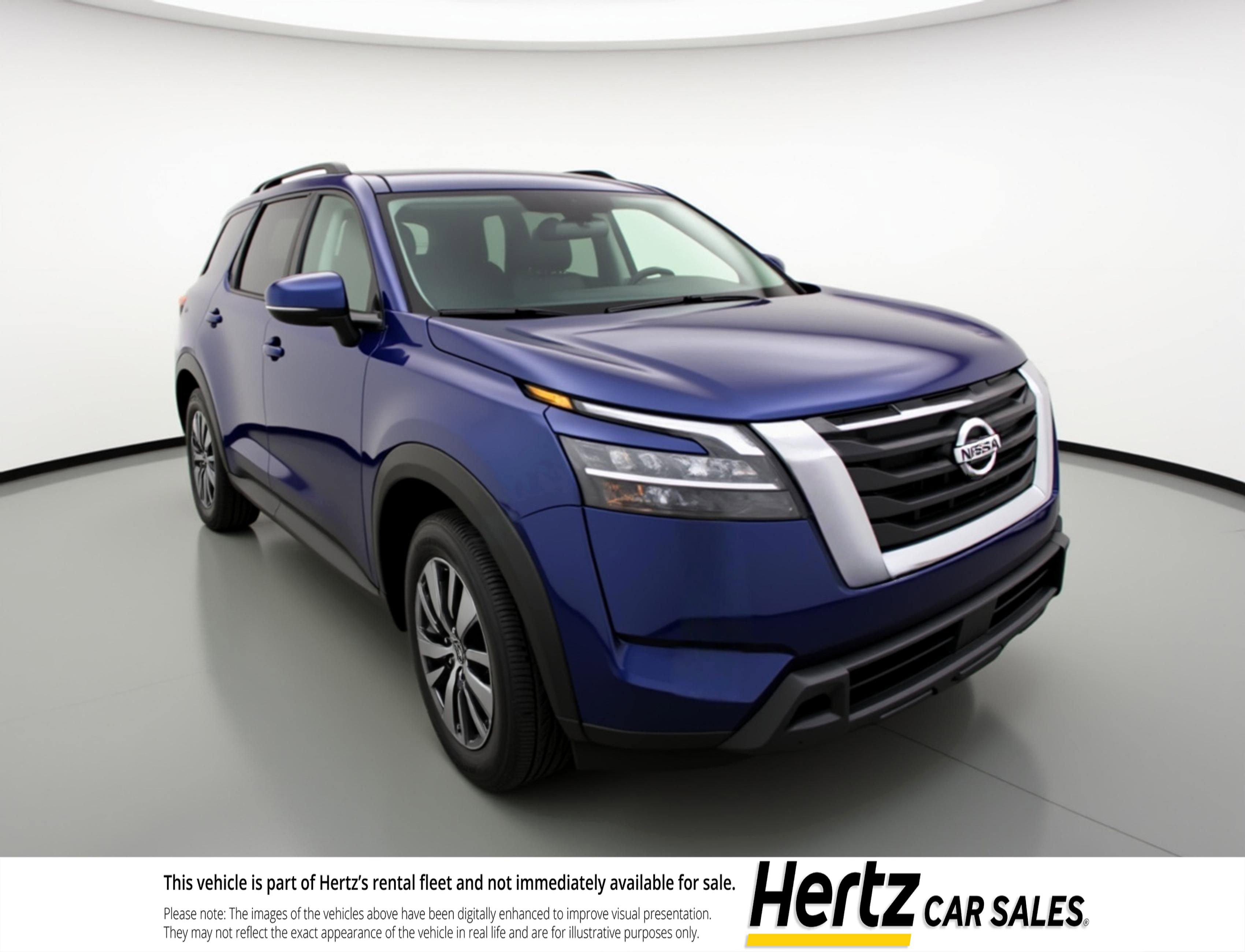 Used 2025 Nissan Pathfinder SV image 1