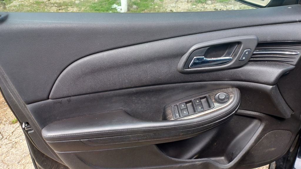 Used 2016 Chevrolet Malibu LT w/ Power Convenience Package image 5