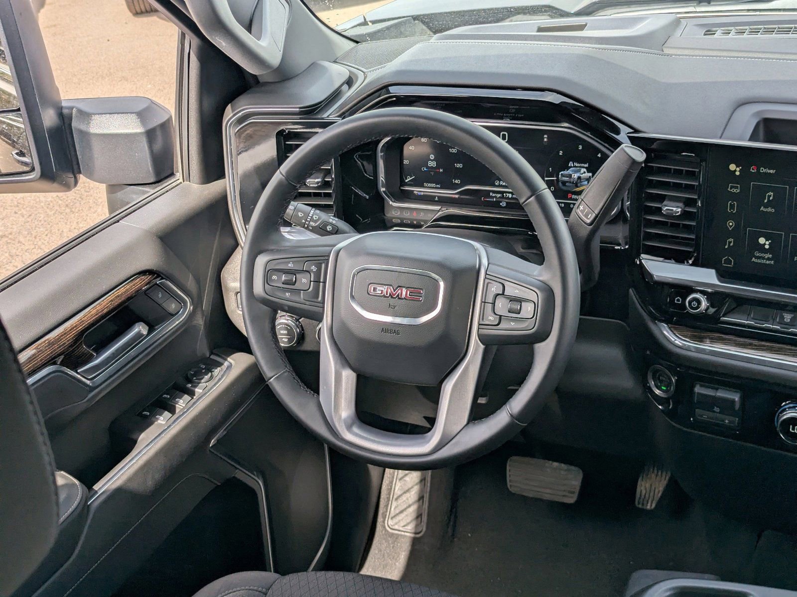 Used 2025 GMC Sierra 2500 SLE image 16