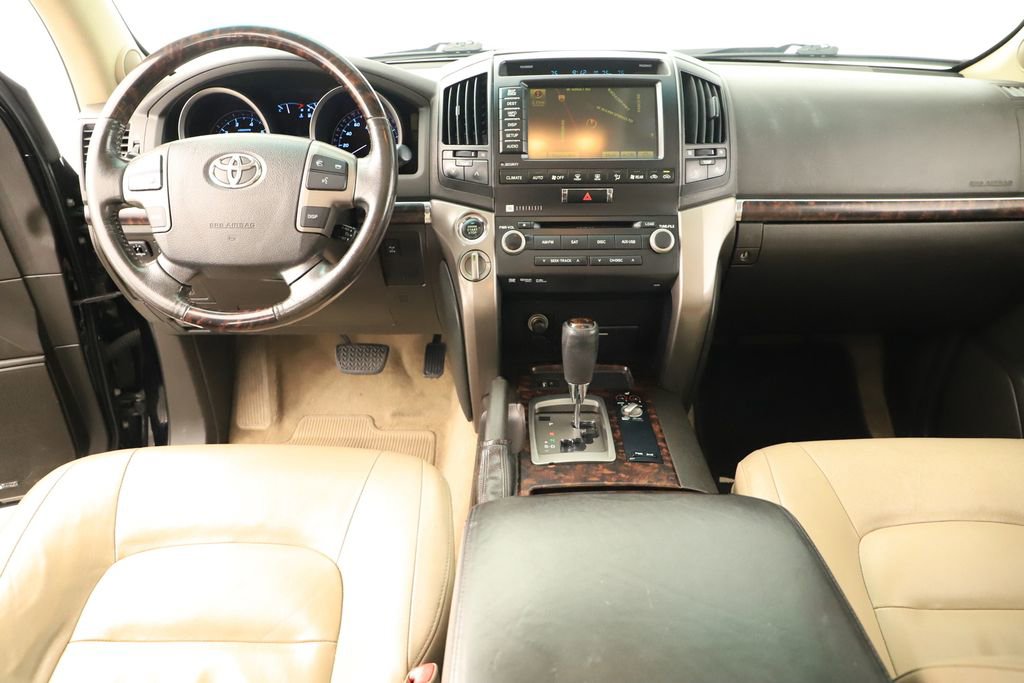 Used 2011 Toyota Land Cruiser w/ Upgrade Pkg AWD/4WD image 18