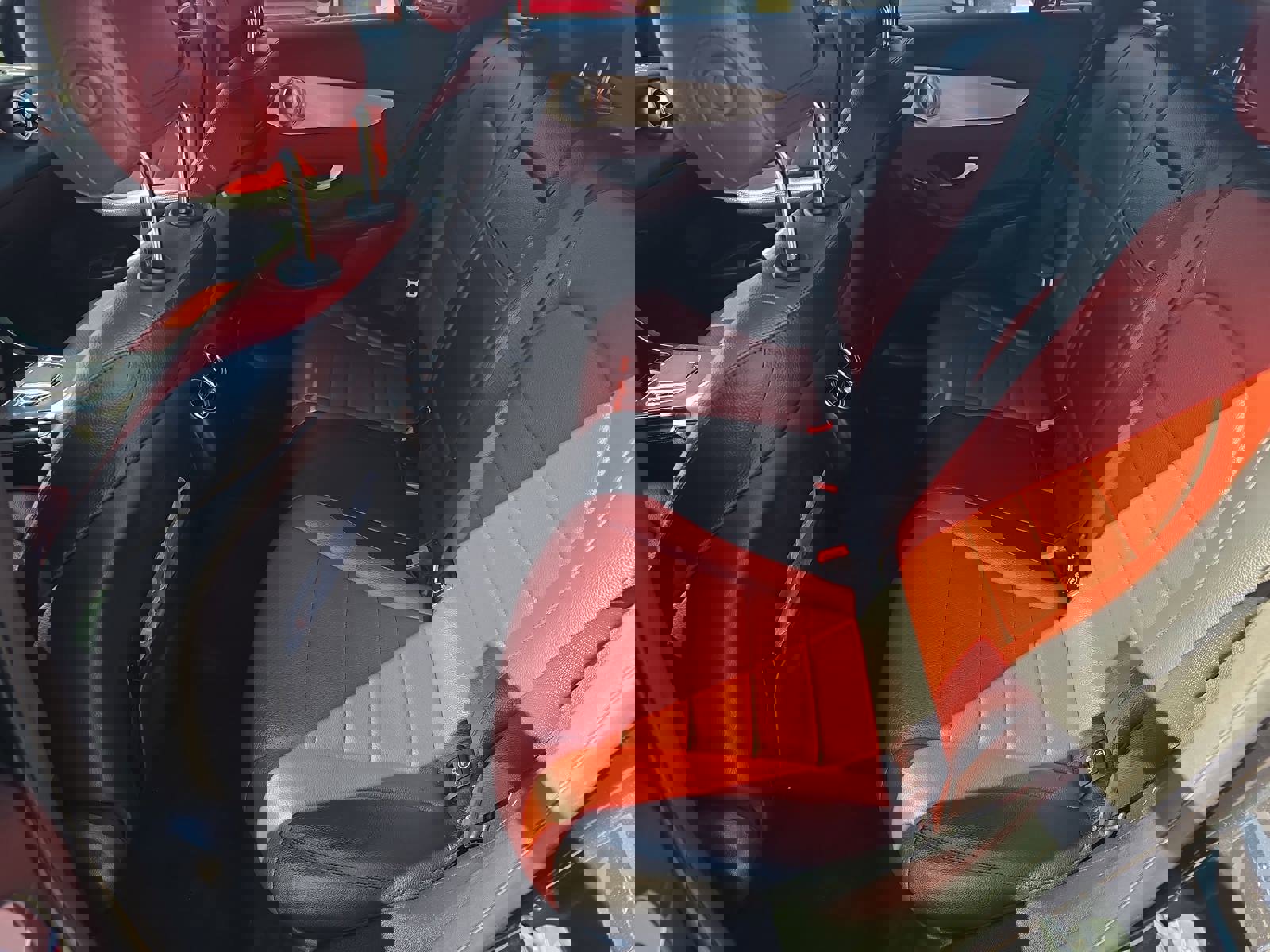 Used 2020 Mercedes-Benz GLC 300 4MATIC Coupe image 16