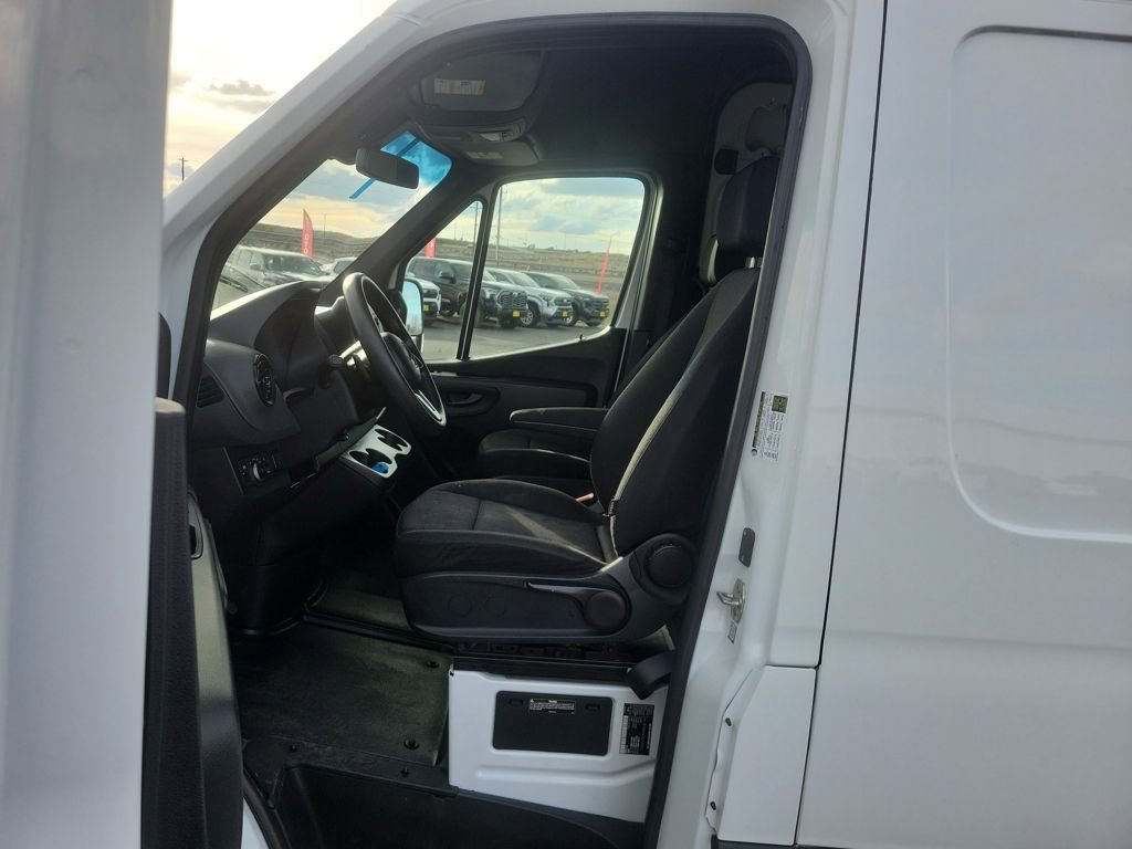 Used 2020 Mercedes-Benz Sprinter 2500 image 11