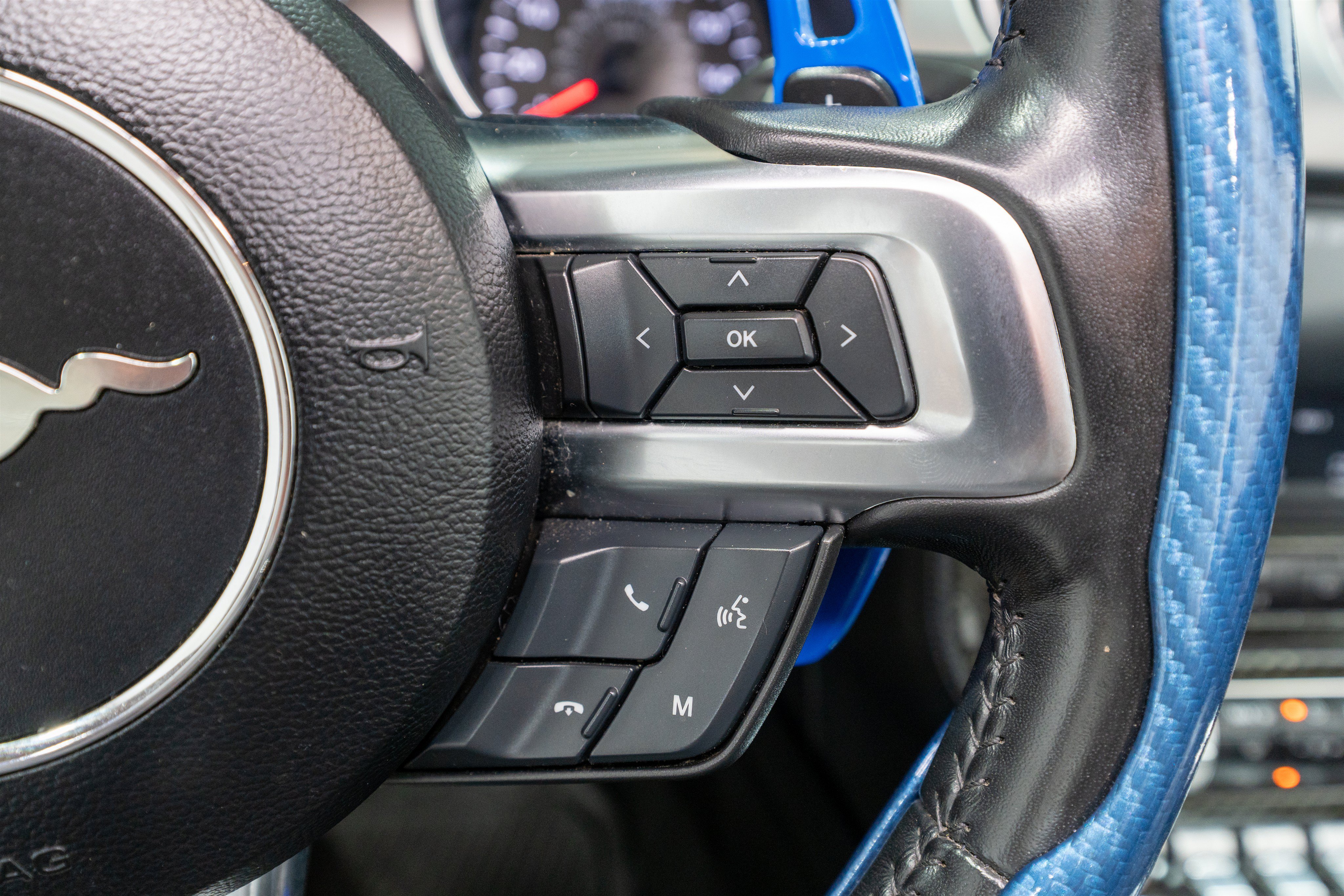 Used 2019 Ford Mustang Premium RWD image 26