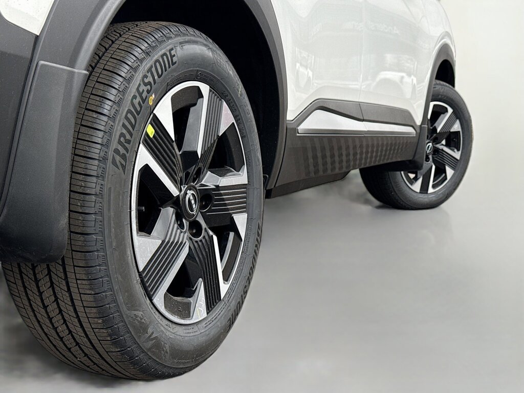 New 2026 Nissan Kicks SV image 12