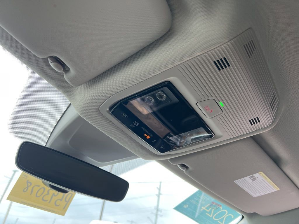 Used 2024 Volkswagen Atlas SE image 23