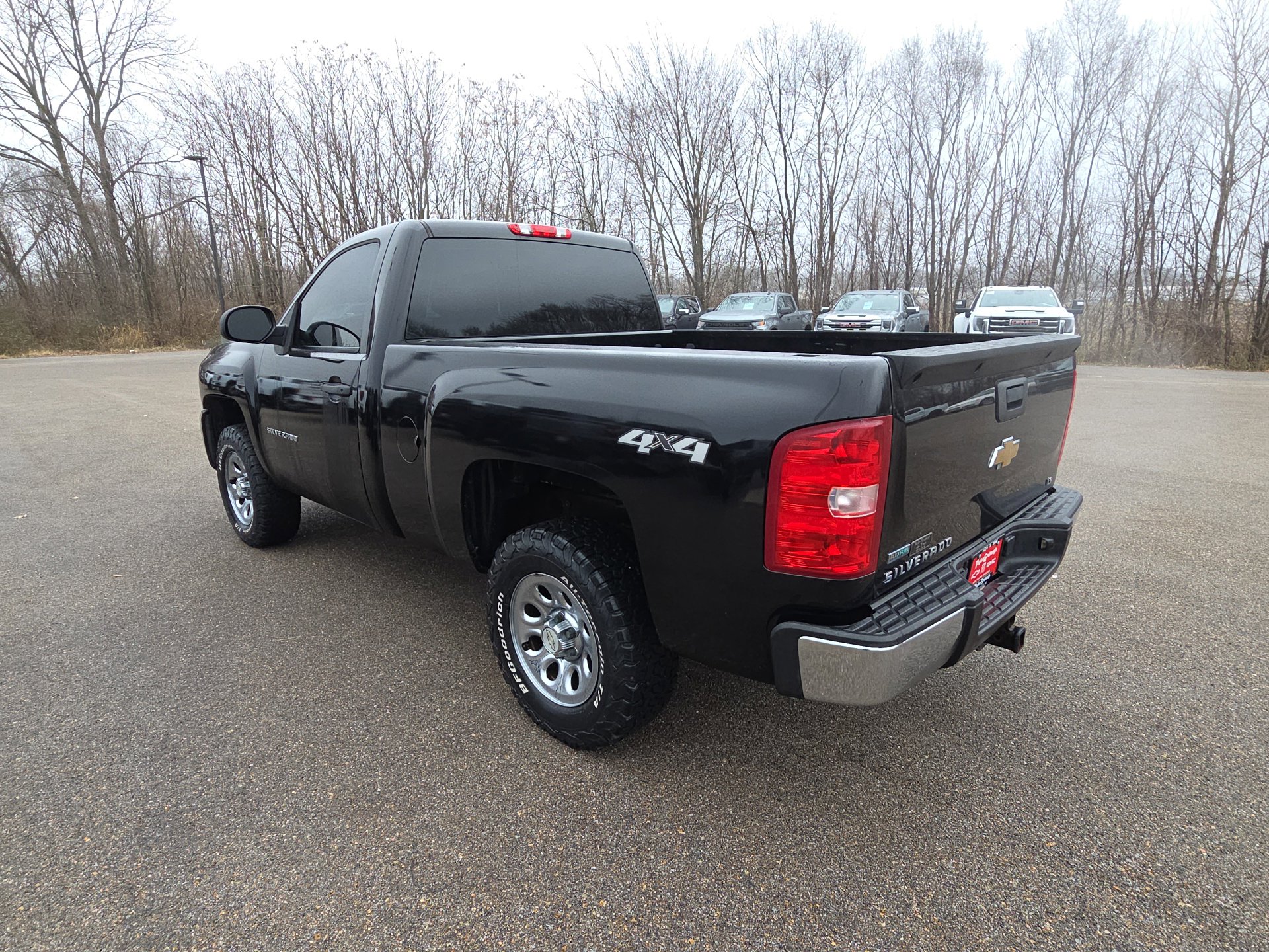Used 2010 Chevrolet Silverado 1500 W/T w/ LS Package image 6