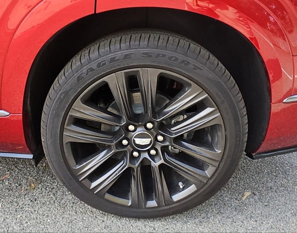 Used 2026 Cadillac Vistiq Platinum AWD/4WD image 2