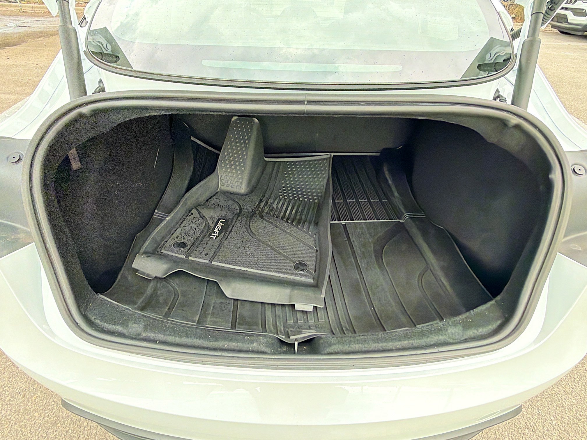 Used 2024 Tesla Model 3 Standard Range image 12