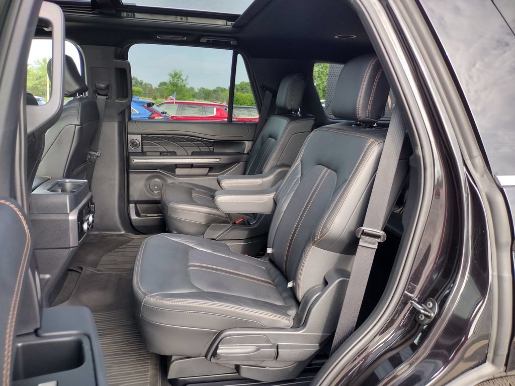 Used 2024 Ford Expedition Platinum AWD/4WD image 13