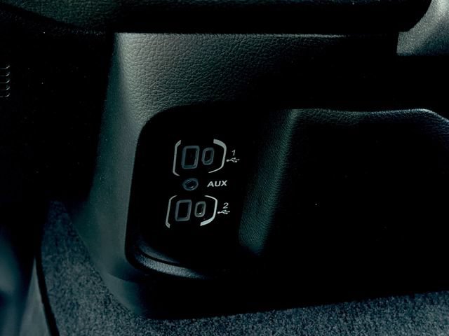 Used 2025 RAM 1500 Warlock AWD/4WD image 27