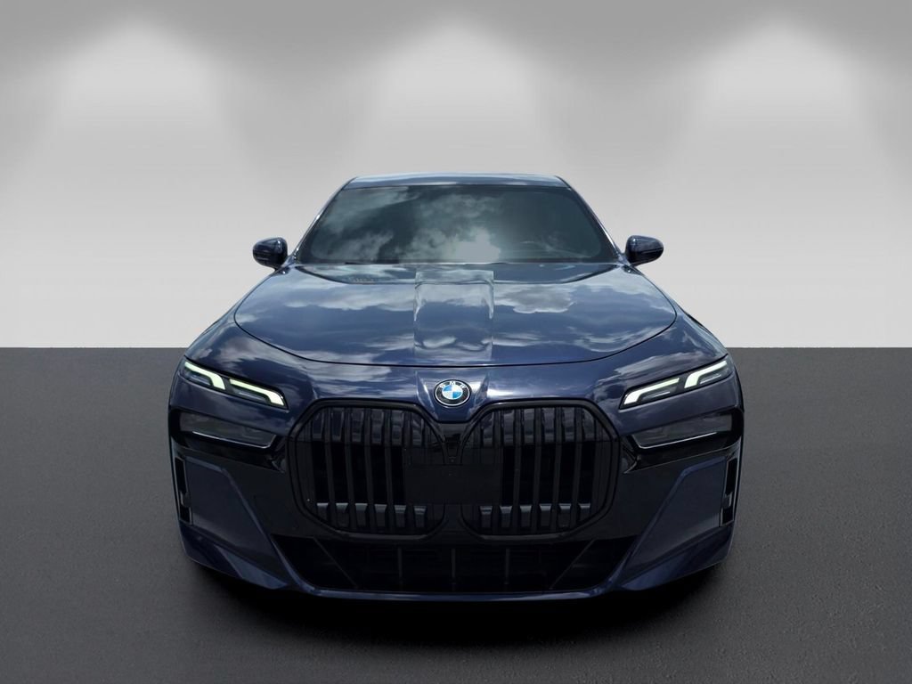 Certified 2023 BMW 760i xDrive AWD/4WD image 2
